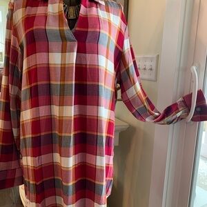 St. John’s Bay pull overtop with long sleeves. Size L with buttons cottage nwt